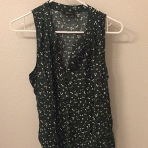 VICI small green flowy tank top